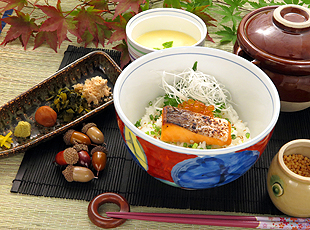 秋鮭でほっこり出汁茶漬け