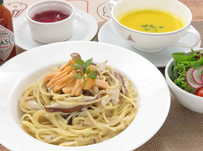 鮭とキノコのパスタ