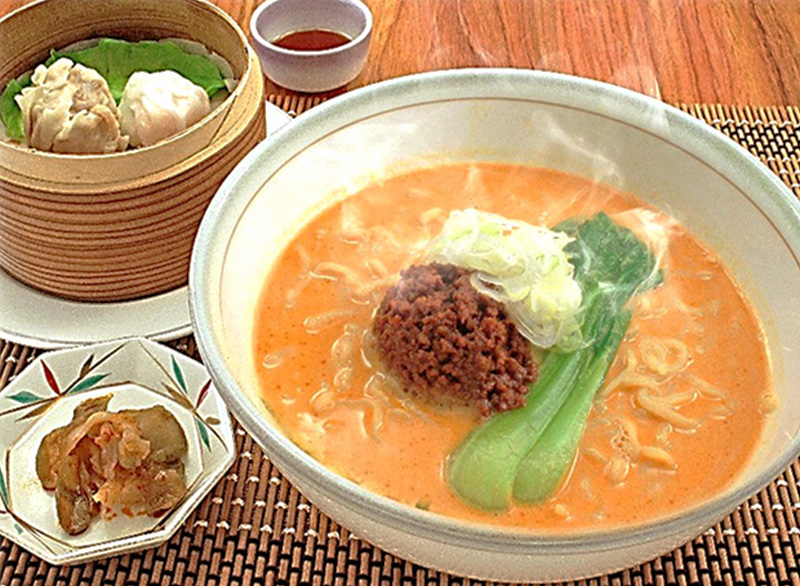 名物 坦々麺(宮の森カントリー倶楽部のレストラン)