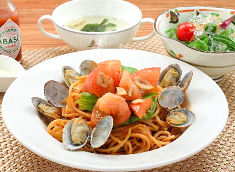 あさりと春キャベツのペペロンチーノ・ロッソ