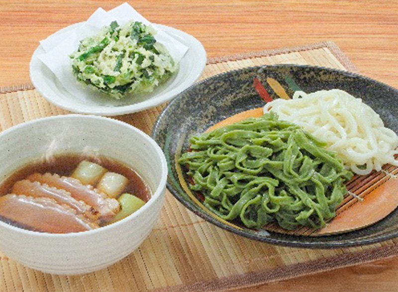 鴨汁よもぎうどん（鹿沼ニラのかき揚げ添え）