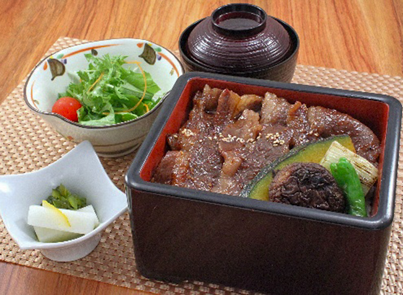 那須野が原牛の牛カルビ重